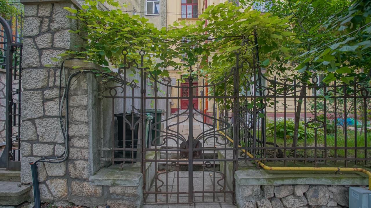 Livada Studio Apartments Braşov Exterior foto